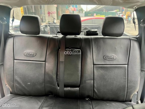 Ford Ranger XLS 2.2 4x2 AT 2018 - Cần bán gấp, xe form 2019, xe gia đình, giá tốt 550tr