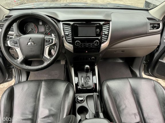 Mitsubishi Triton 4×4 AT MIVEC 2017 - Xe màu xám, 490tr