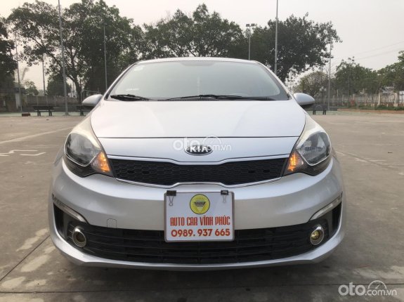Kia Rio 1.4 MT Sedan 2015 - Màu bạc, số sàn