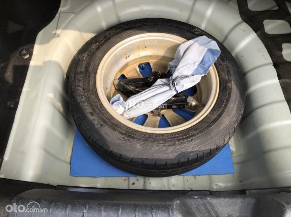 Kia Rio 1.4 MT Sedan 2015 - Màu bạc, số sàn