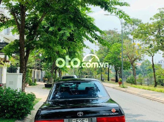 Toyota Crown 1995 máy xăng,xe nhà sử dụng 210tr