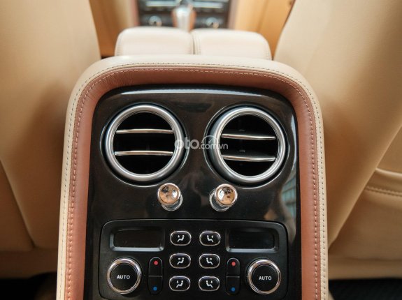 Bentley Flying Spur 2011 - Model 2012