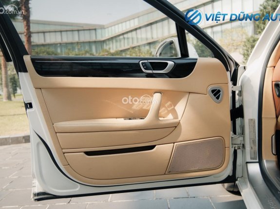 Bentley Flying Spur 2011 - Model 2012