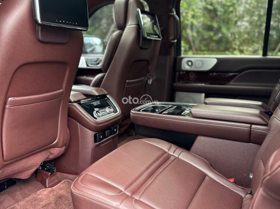 Lincoln Navigator Black Label L 2018 - Màu đen, nhập khẩu nguyên chiếc