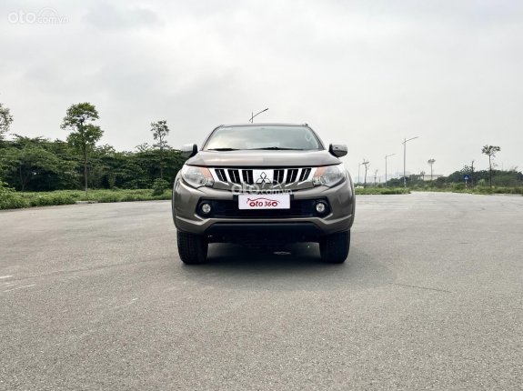 Mitsubishi Triton 4x2 at  2017 - Số tự động, biển Hà Nội, chính chủ