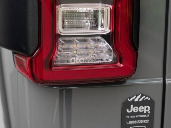 Jeep Wrangler Rubicon 2022 - Model 2023, màu xám xi măng