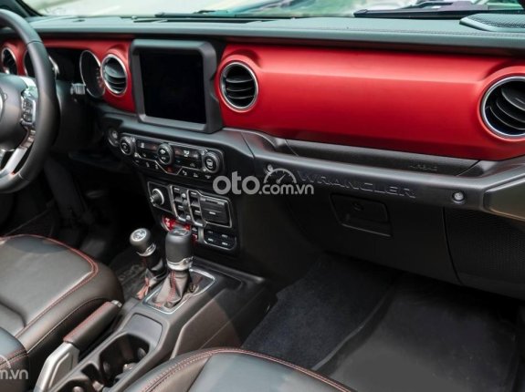 Jeep Wrangler Rubicon 2022 - Model 2023, màu xám xi măng