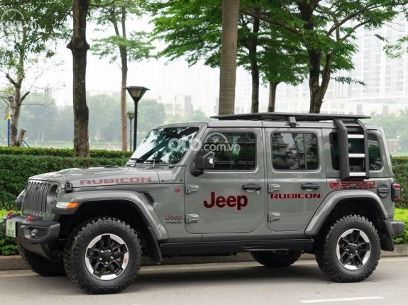 Jeep Wrangler Rubicon 2022 - Model 2023, màu xám xi măng