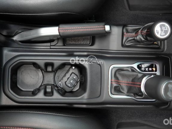 Jeep Wrangler Rubicon 2022 - Model 2023, màu xám xi măng