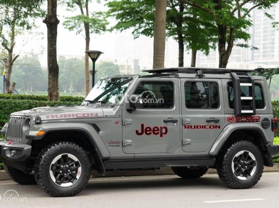 Jeep Wrangler Rubicon 2022 - Model 2023, màu xám xi măng