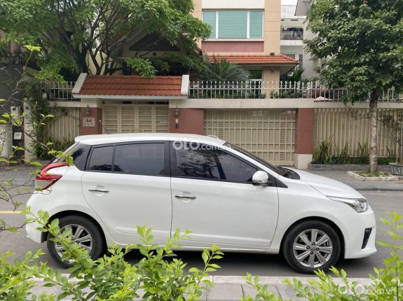 Toyota Yaris 2016 - Màu trắng, biển Hà Nội