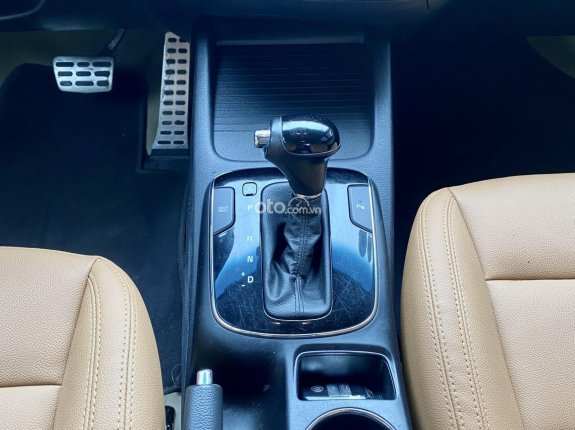 Kia Cerato 2016 - Màu đỏ, biển Hà Nội