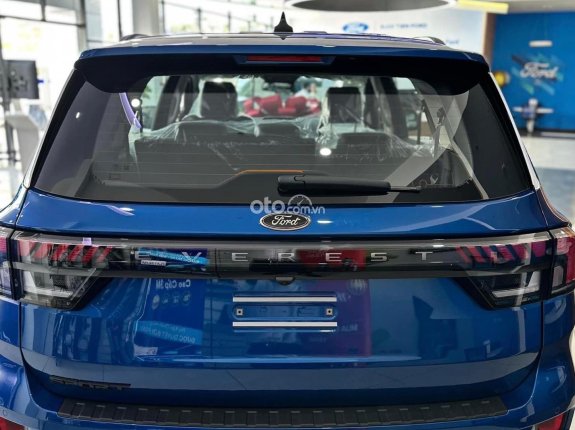 Ford Everest Sport 2.0 AT 4x2 2023 - Xe sẵn giao ngay: Đen, xanh, trắng, cam