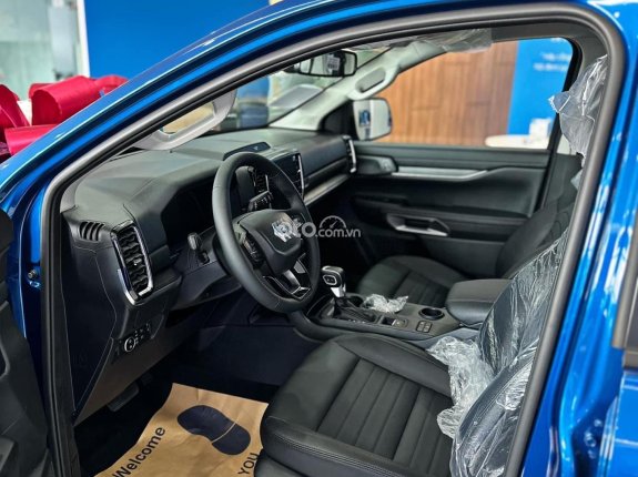 Ford Everest Sport 2.0 AT 4x2 2023 - Xe sẵn giao ngay: Đen, xanh, trắng, cam