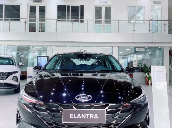 Hyundai Elantra 2.0 AT Cao cấp 2023 - Ưu đãi chào hè, liên hệ hotline ngay