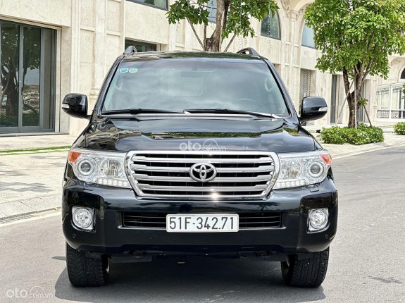 Toyota Land Cruiser VX 4.6 V8 2015 - Xe màu đen, nội thất đen