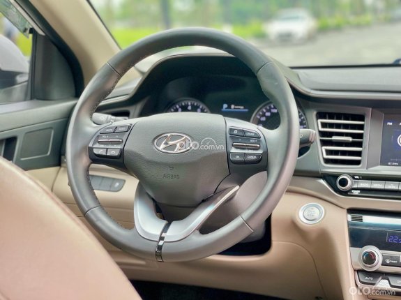 Hyundai Elantra   2.0 AT 2020 - Like new