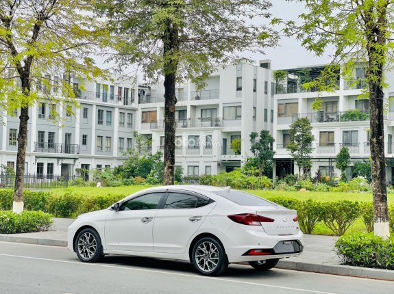 Hyundai Elantra   2.0 AT 2020 - Like new