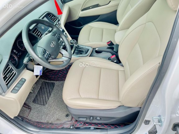 Hyundai Elantra   2.0 AT 2020 - Like new