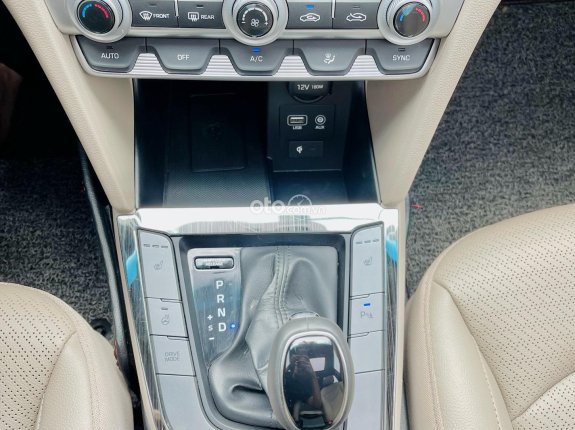 Hyundai Elantra   2.0 AT 2020 - Like new