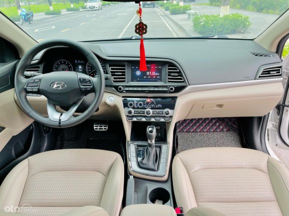 Hyundai Elantra   2.0 AT 2020 - Like new