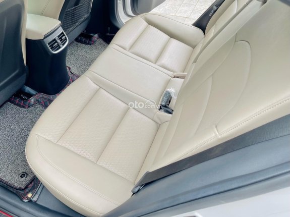 Hyundai Elantra   2.0 AT 2020 - Like new