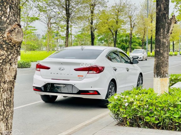 Hyundai Elantra   2.0 AT 2020 - Like new