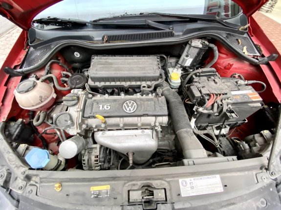 Volkswagen Polo 1.6 Hatchback 2018 - Đăng ký 2019, cá nhân 1 chủ từ mới