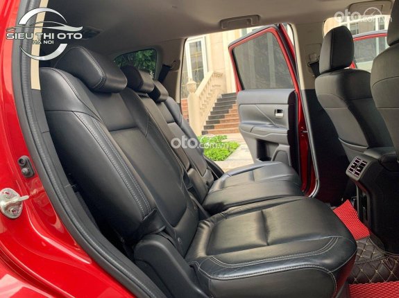 Mitsubishi Outlander 2020 - Xe màu đỏ, gia đình đi rất mới, có trả góp