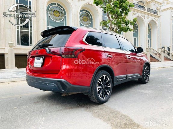 Mitsubishi Outlander 2020 - Xe màu đỏ, gia đình đi rất mới, có trả góp