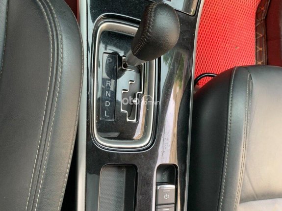 Mitsubishi Outlander 2020 - Xe màu đỏ, gia đình đi rất mới, có trả góp