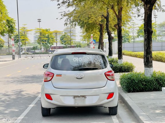 Hyundai Grand i10 2016 - Màu bạc