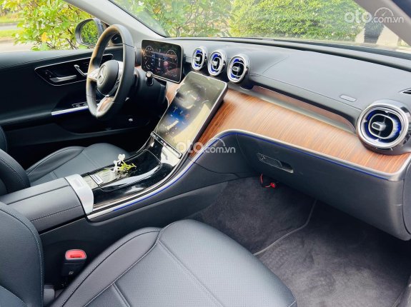 Mercedes-Benz C200 Avantgarde Plus 2023 - Bản Plus V1 - Siêu lướt - Ưu đãi KM