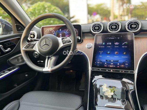 Mercedes-Benz C200 Avantgarde Plus 2023 - Bản Plus V1 - Siêu lướt - Ưu đãi KM