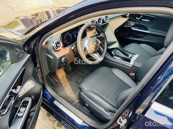 Mercedes-Benz C200 Avantgarde Plus 2023 - Bản Plus V1 - Siêu lướt - Ưu đãi KM