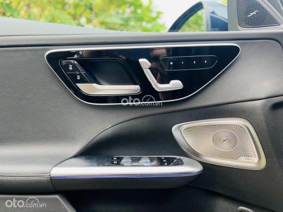 Mercedes-Benz C200 Avantgarde Plus 2023 - Bản Plus V1 - Siêu lướt - Ưu đãi KM