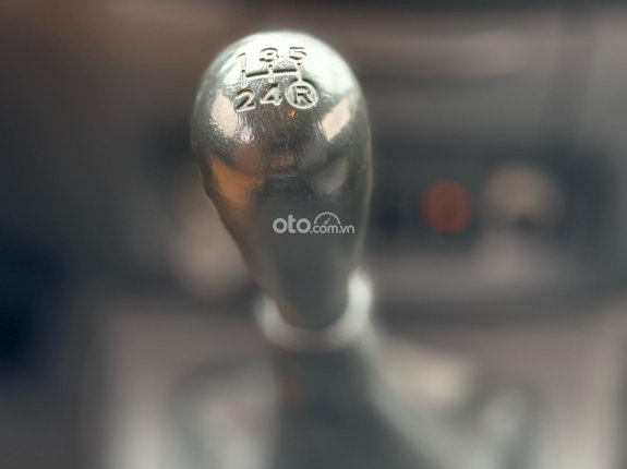 Toyota Innova 2.0E 2013 - Số sàn