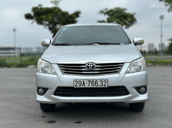 Toyota Innova 2.0E 2013 - Số sàn