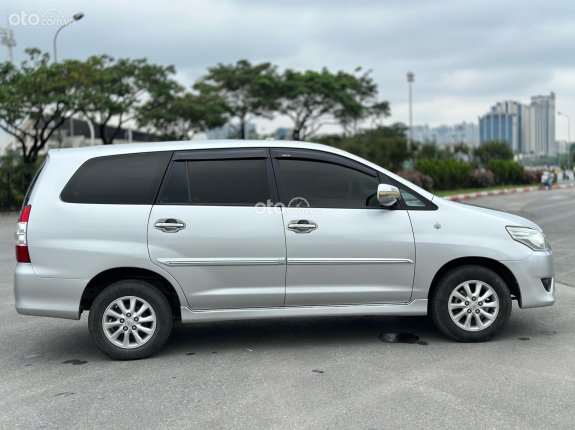 Toyota Innova 2.0E 2013 - Số sàn