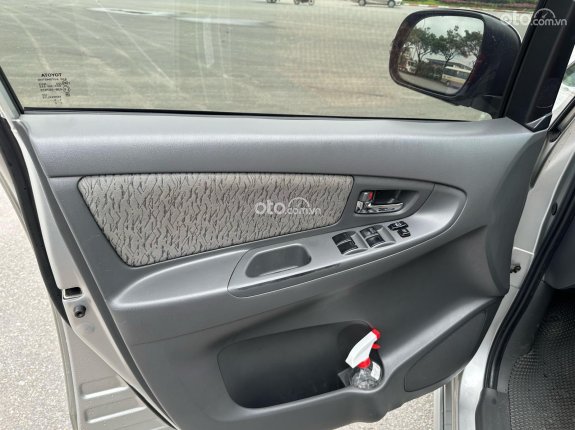 Toyota Innova 2.0E 2013 - Số sàn