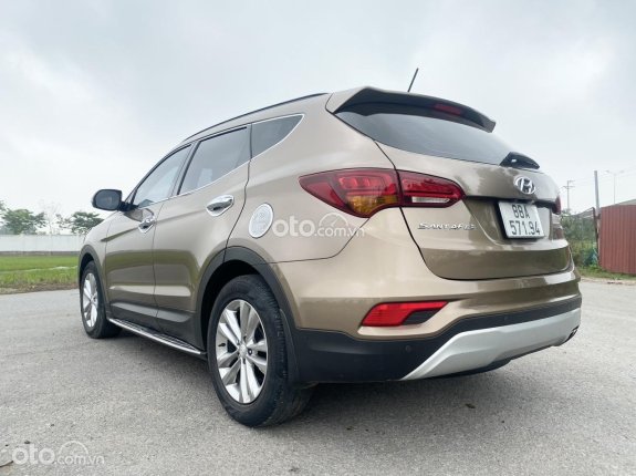 Hyundai Santa Fe 2.2L Dầu Tiêu chuẩn 2016 - Cam kết nguyên bản từ nhà sản xuất