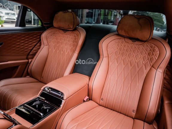 Bentley Flying Spur Phiên bản khác 2021 - Đủ option, giá lại rất hợp lý