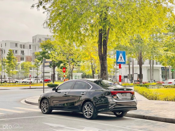 Kia Cerato 1.6 AT Deluxe 2020 - Màu đen