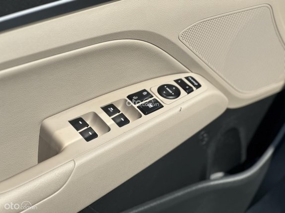 Hyundai Elantra   2.0 AT 2019 - Giá còn cực tốt