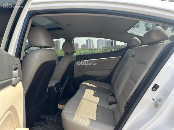 Hyundai Elantra   2.0 AT 2019 - Giá còn cực tốt