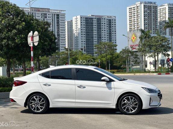 Hyundai Elantra   2.0 AT 2019 - Giá còn cực tốt