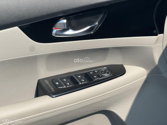 Kia Cerato 1.6 AT Luxury 2020 - Giá còn cực tốt