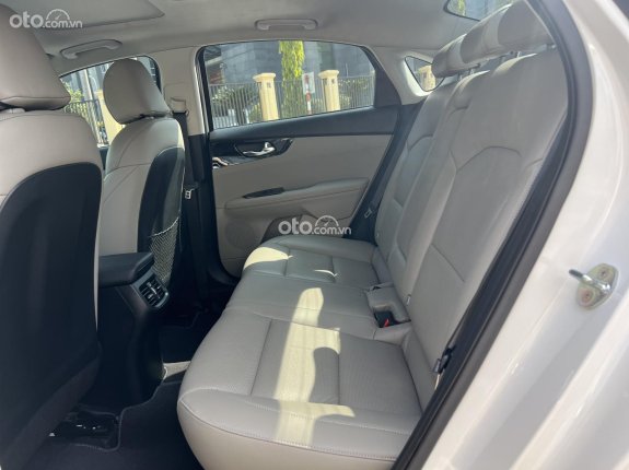 Kia Cerato 1.6 AT Luxury 2020 - Giá còn cực tốt