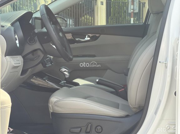 Kia Cerato 1.6 AT Luxury 2020 - Giá còn cực tốt