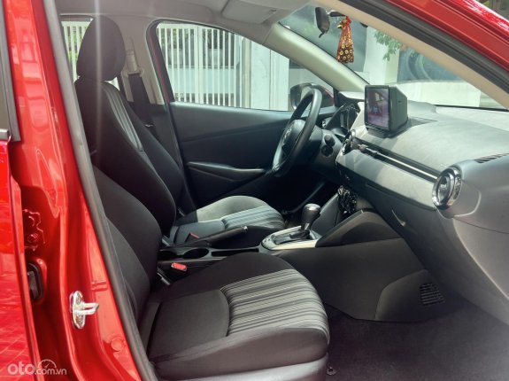 Mazda 2 Sedan 1.5L Deluxe 2022 - Màu đỏ, siêu lướt